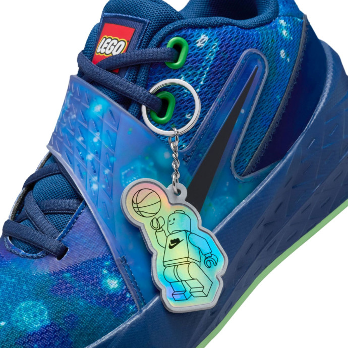 Tenisky Hustle D 12 z kolekcie Nike x LEGO® – staršie deti