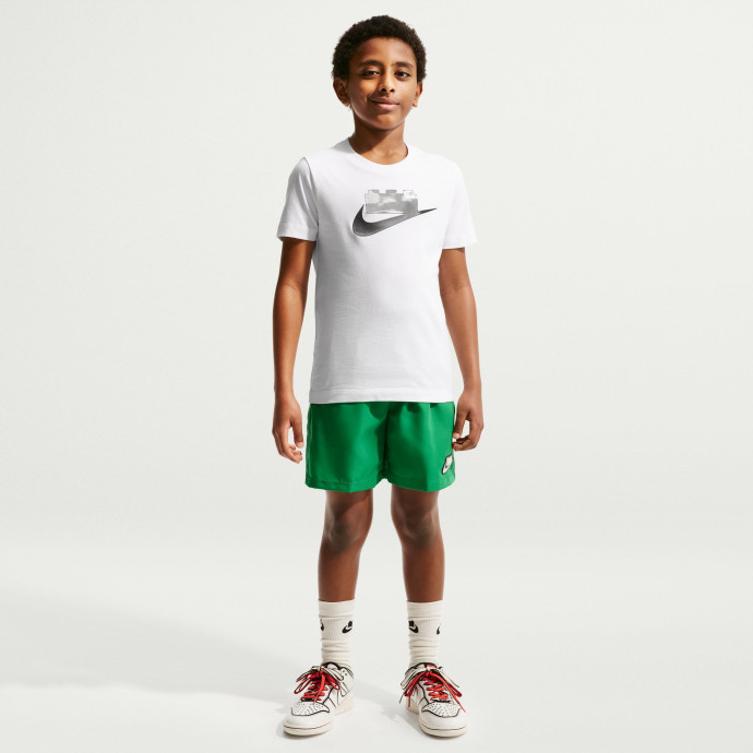 Tričko pre staršie deti z kolekcie Nike x LEGO® – biela