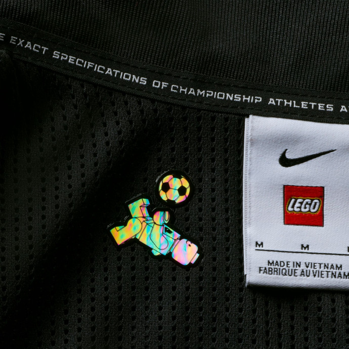 Bunda pre staršie deti z kolekcie Nike x LEGO®