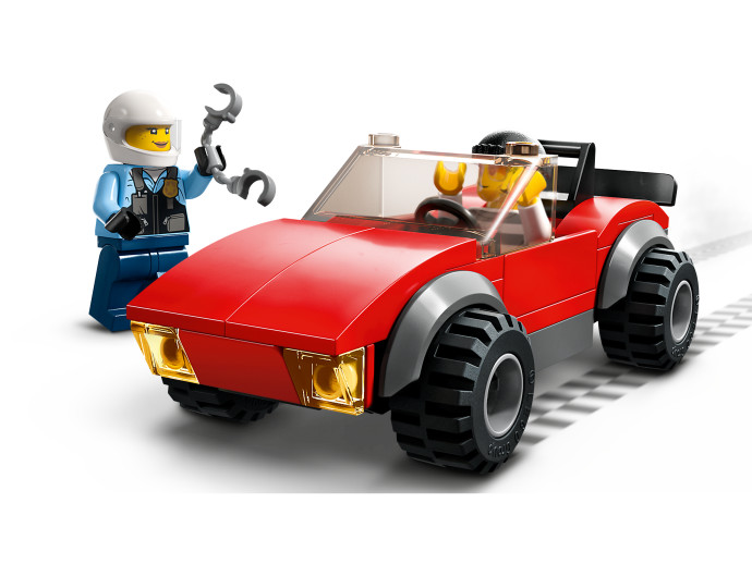 Naháňačka auta s policajnou motorkou