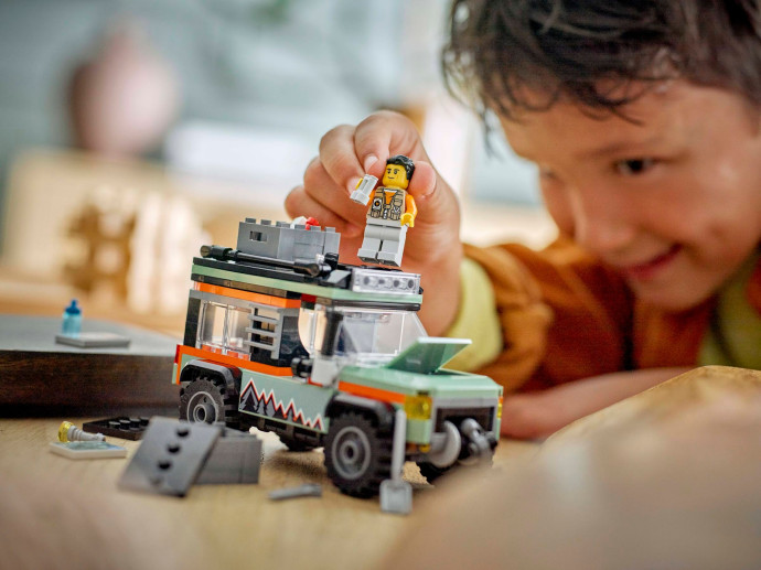 Terénne horské nákladné auto 4x4