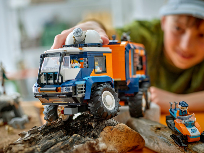 Nákladné auto s laboratóriom pre prieskumníkov Arktídy