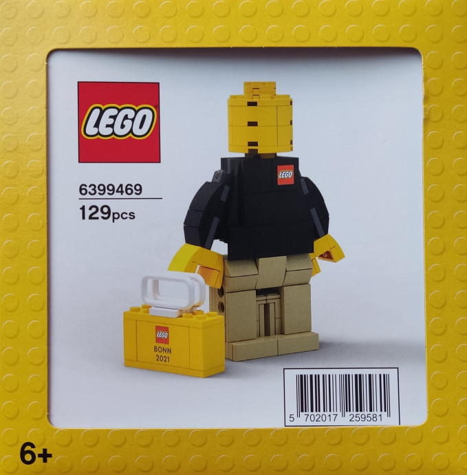 Bonn brand store associate figure