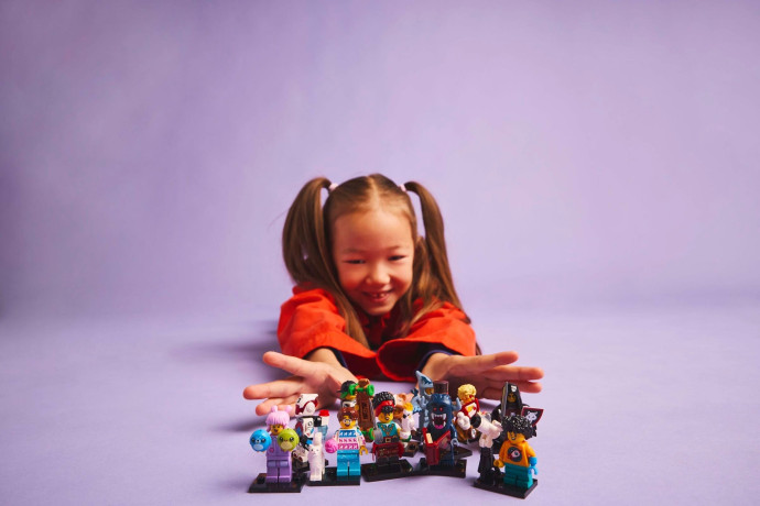 LEGO Minifigures - Series 27 {Box of 6 random packs}
