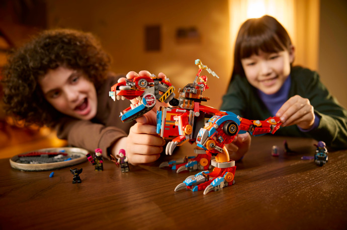 Cooper a jeho robotický dinosaurus C-rex
