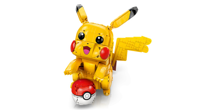 Pikachu a Poké Ball