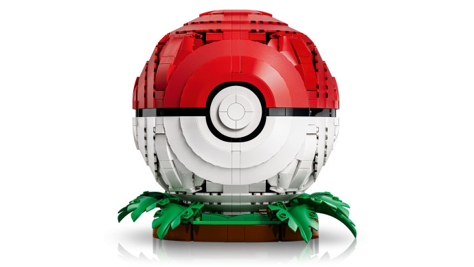 Poké Ball s ikonickými momentmi Trénerov
