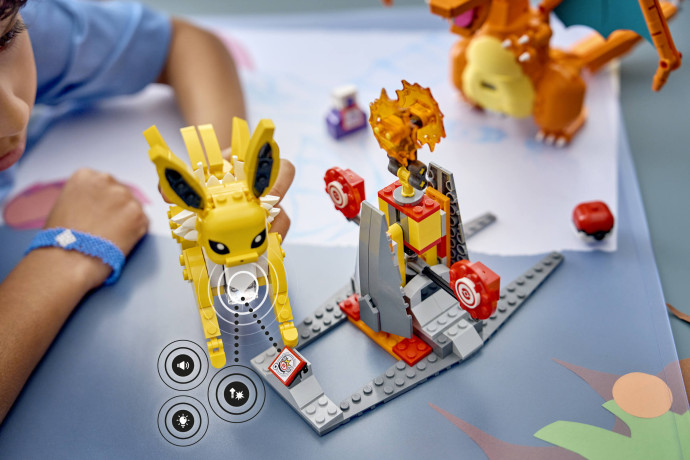 Charizard vs. Jolteon Ultimate Battle