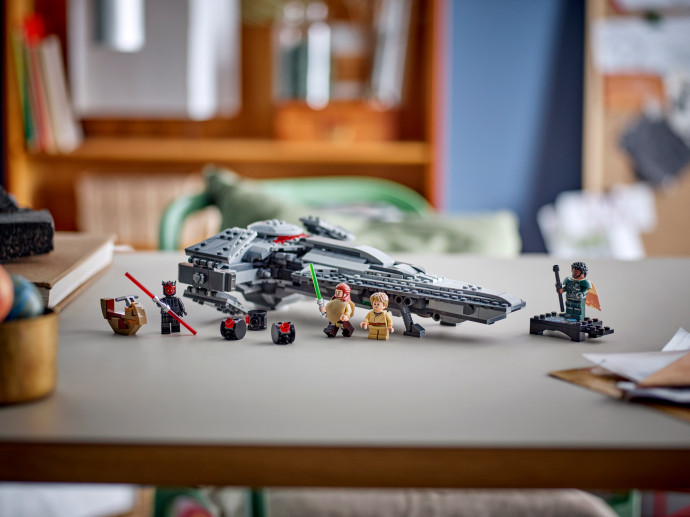 Sith Infiltrator™ Dartha Maula