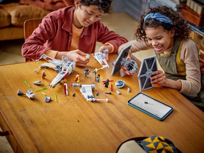 Stíhačka TIE ＆ X-wing – kombinovaná stavebnica