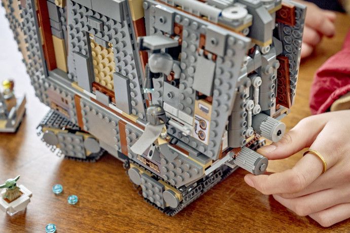Offworld Sandcrawler™ a Mudhorn