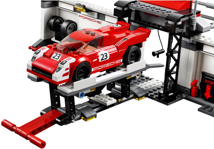 Porsche 919 Hybrid and 917K Pit Lane