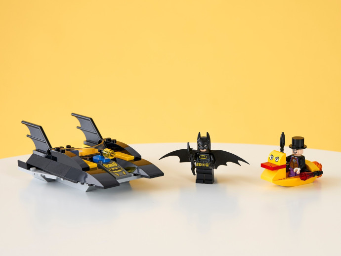 Pronásledování Tučňáka v Batmanově lodi