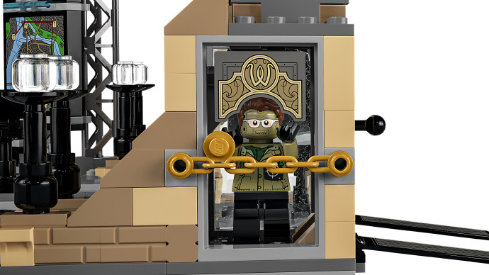 Batcave: The Riddler Face-Off