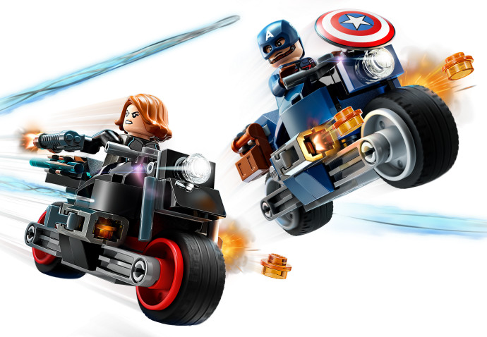 Black Widow a Captain America na motorkách