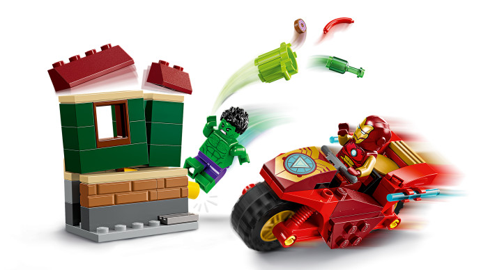 Iron Man s motorkou a Hulk