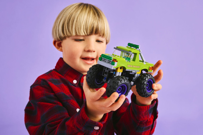 Hulkov truck vs. Thanos