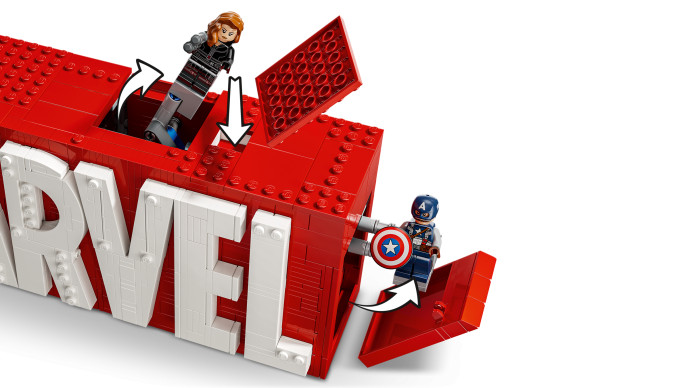 Logo MARVEL a minifigúrky