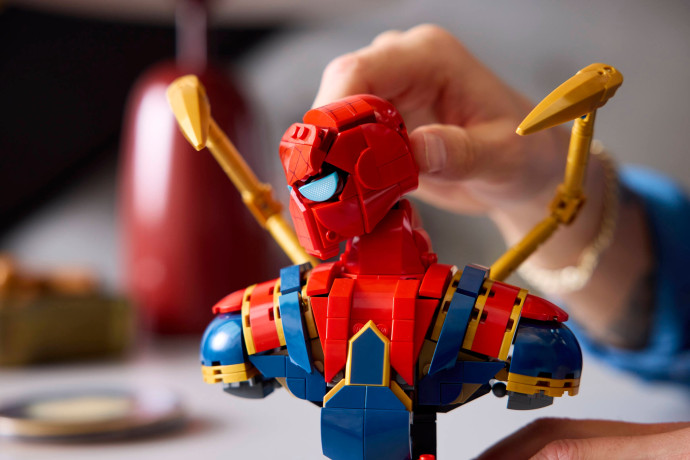 Busta Iron Spider-Mana