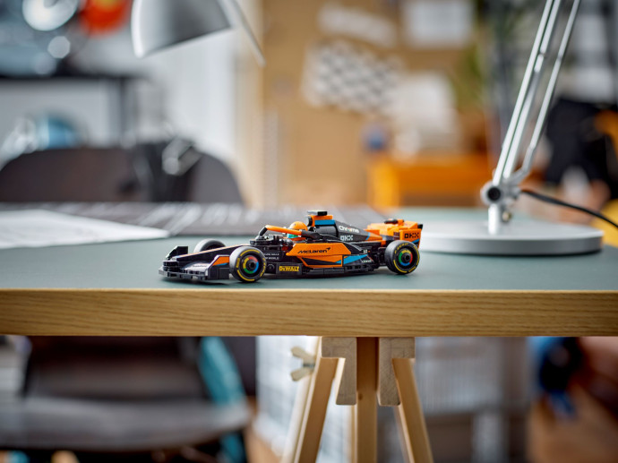 Pretekárske auto McLaren Formula 1 2023
