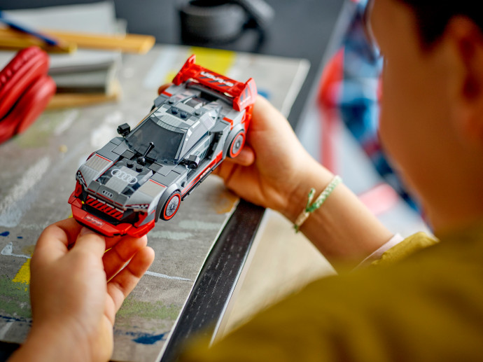 Pretekárske auto Audi S1 e-tron quattro