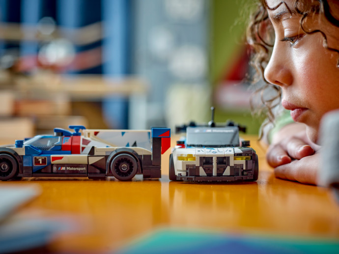 Pretekárske autá BMW M4 GT3 a BMW M Hybrid V8