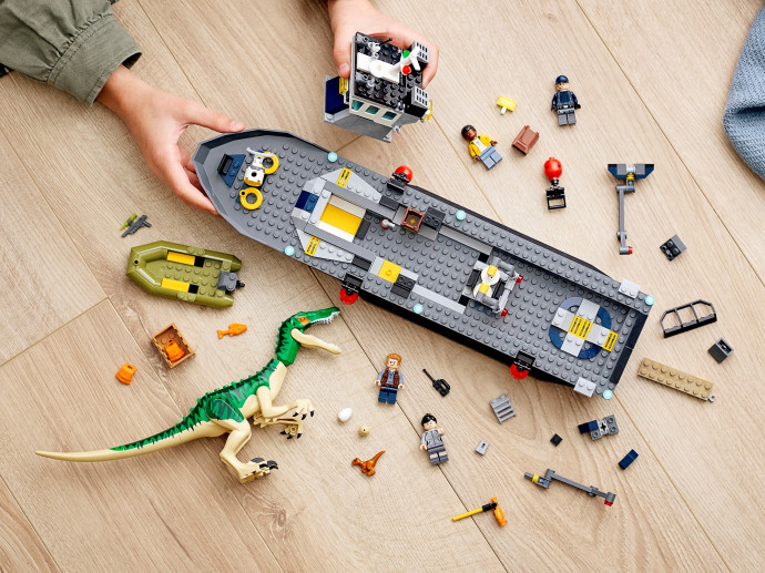Baryonyx Dinosaur Boat Escape