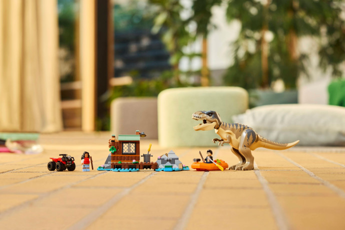 T-rex a útek po rieke