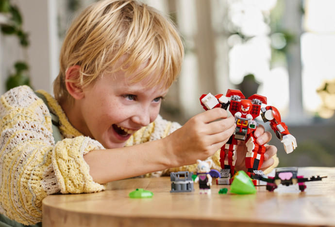 Knuckles a jeho robotický strážca