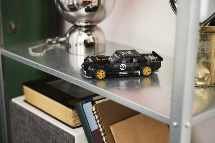 Ken Block a '65 Ford Mustang Hoonicorn V1