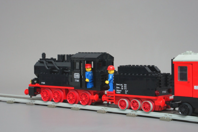 Steam Engine with Tender
