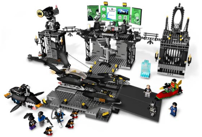 Batcave™: Penguin™ a invaze pana Freeze