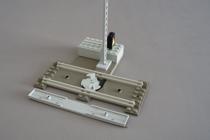 Remote Controlled Decoupling and Signal 12V