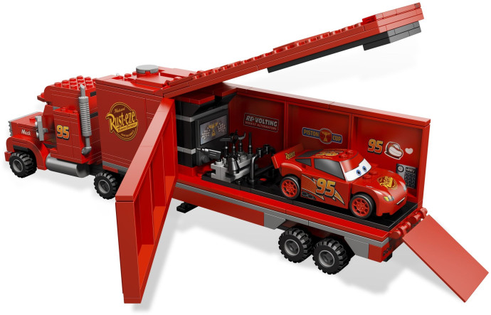 Mack – servisní kamión týmu