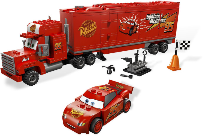 Mack – servisní kamión týmu