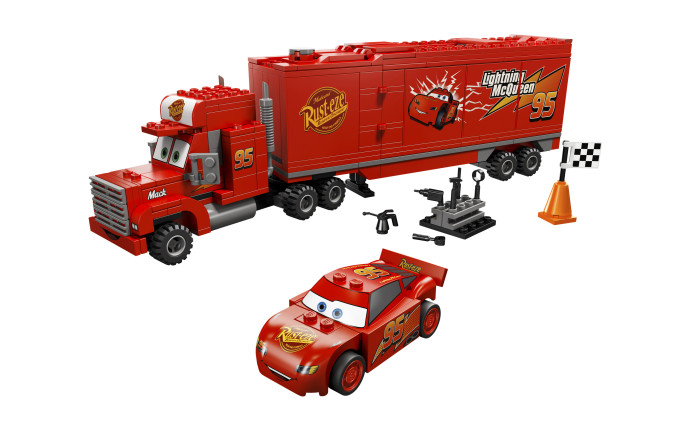 Mack – servisní kamión týmu