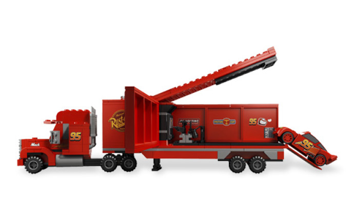 Mack – servisní kamión týmu