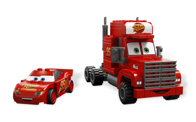 Mack – servisní kamión týmu