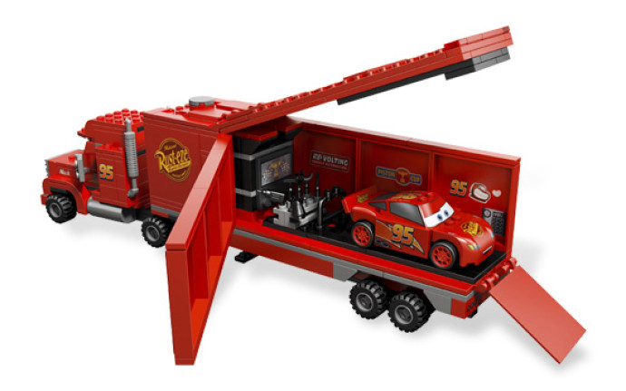 Mack – servisní kamión týmu
