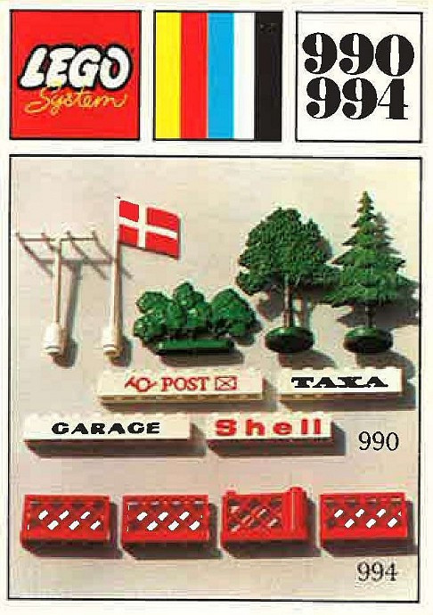 LEGO fences with garden gates