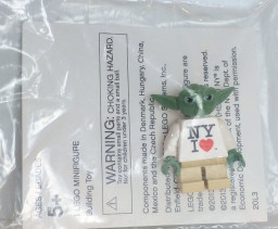 Yoda minifig, NY I Love Torso